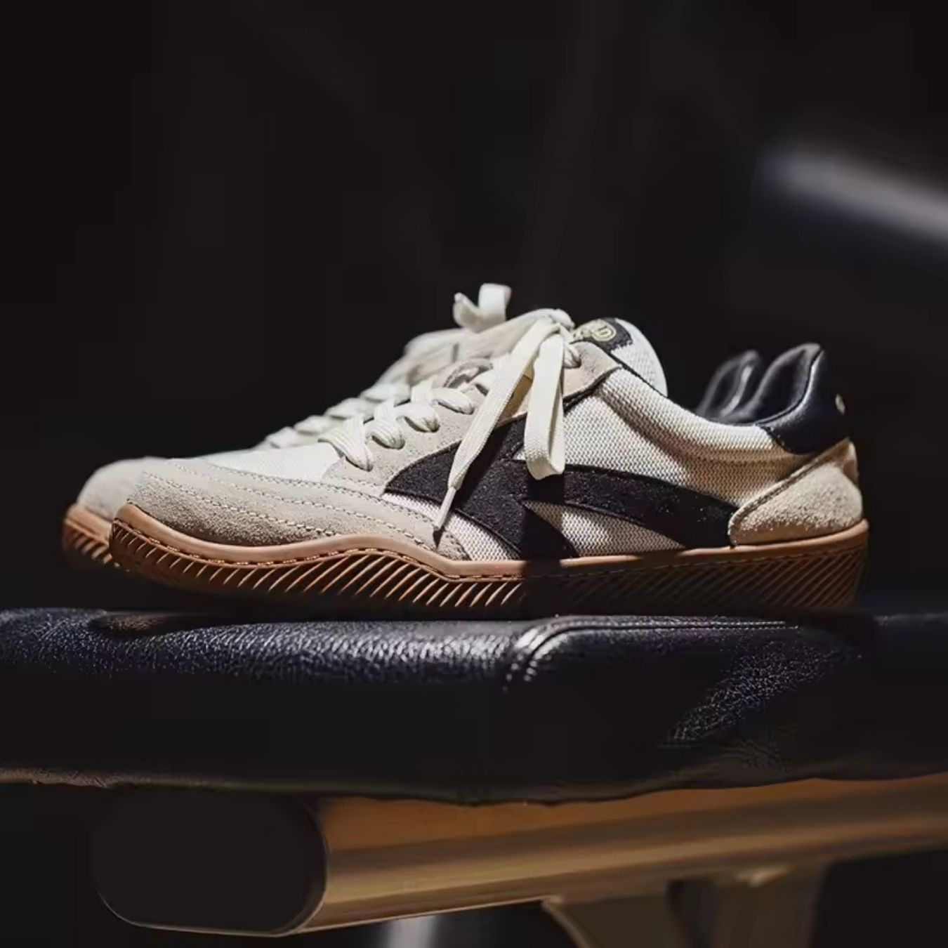 Lost Laces 01 Trendy Sporty Beige, Black Low Top Lace up men's women's casual urban stylish everyday sneakers with comfort padded and breathable features for utmost comfort