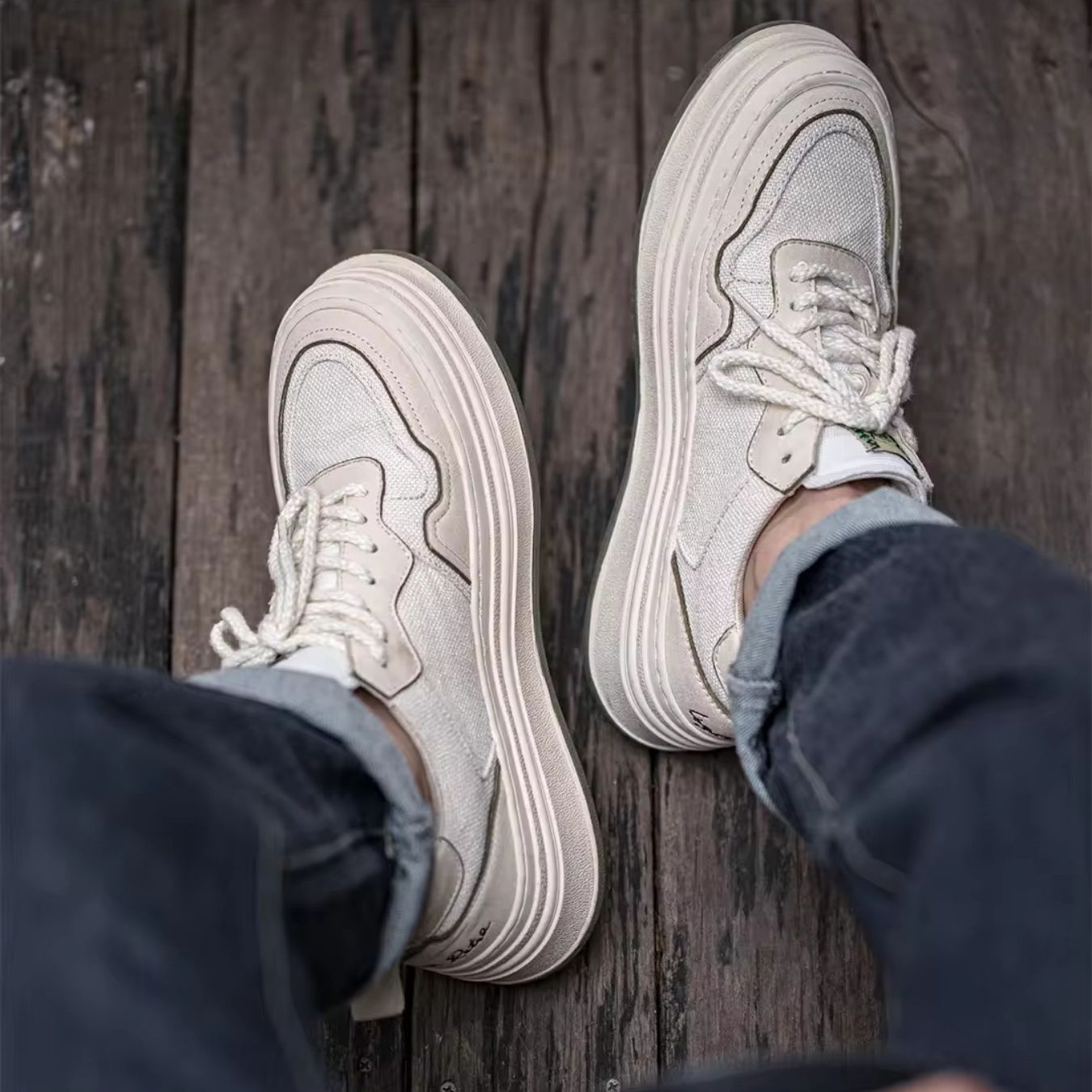 Lost Laces UAE Dubai Shoes Sneakers Shop Store, White Sneaker, Linen sneaker, Breathable & Comfortable Shoes, Retro high quality sneakers, stylish everyday sneaker for men and wome