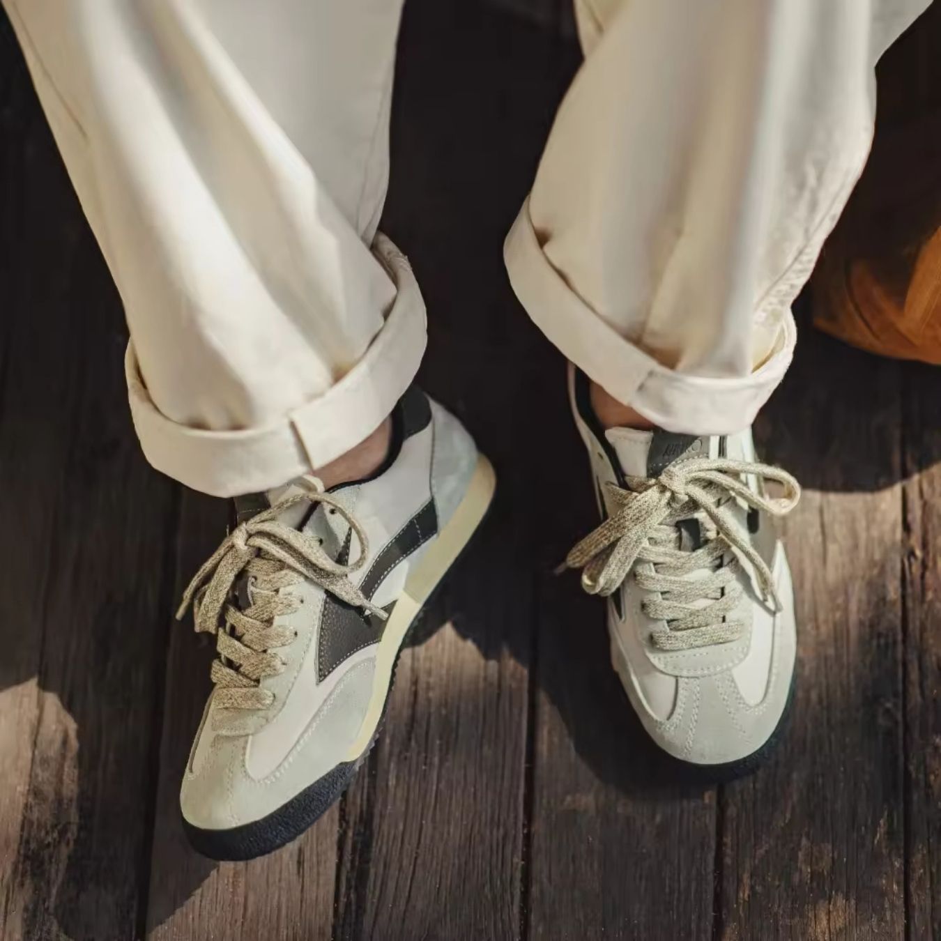 Lost Laces UAE Dubai Trendy Retro Stylish Baseball Vintage Sneakers Streetwear Low-Top Shoes Sneaker Trend Limited Edition Men's sneaker, women's sneaker